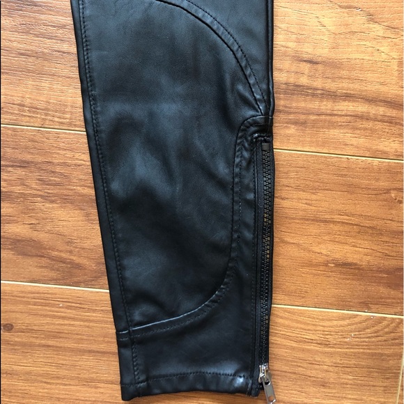 Blank NYC - vegan leather pants. New condition. - Picture 3 of 8